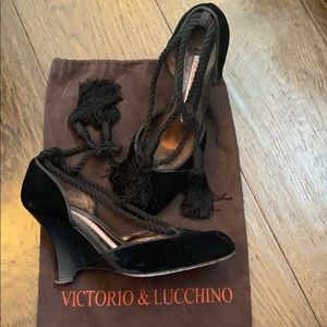 Victorio & Lucchino black velvet tassel wedges